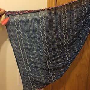 Scarf with pastel tassels